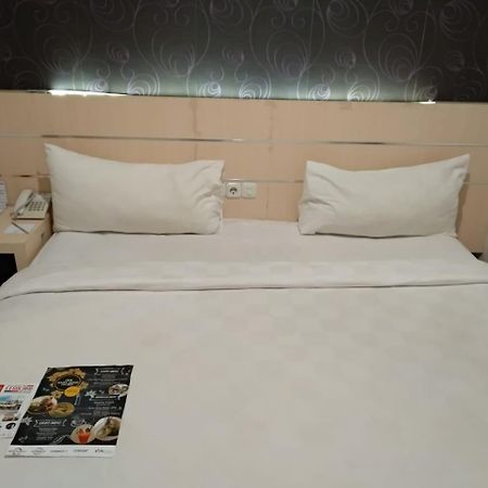Cordela Hotel Medan Zewnętrze zdjęcie
