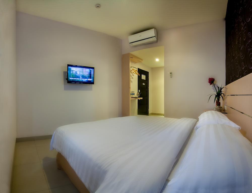 Cordela Hotel Medan Zewnętrze zdjęcie