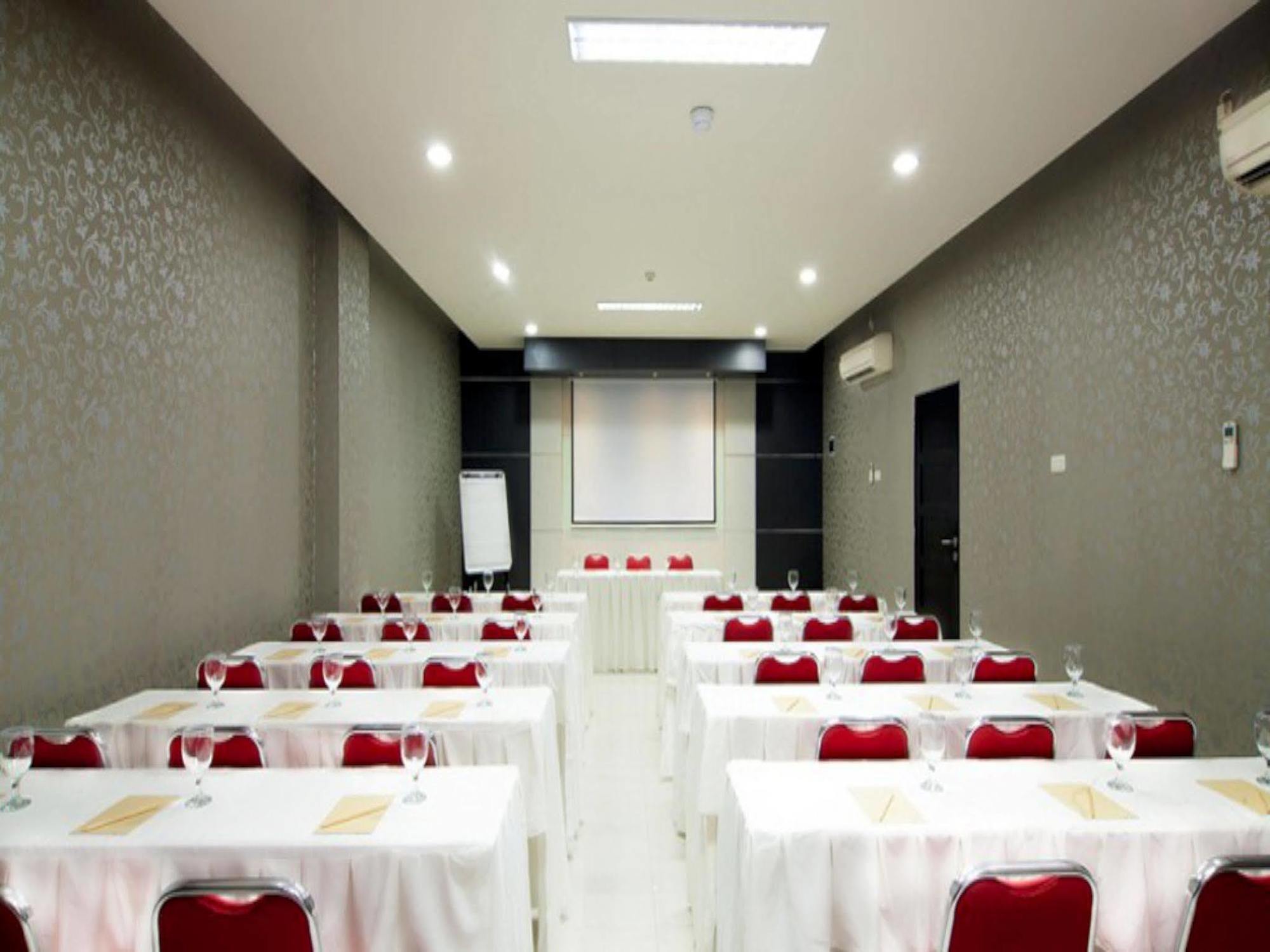 Cordela Hotel Medan Zewnętrze zdjęcie