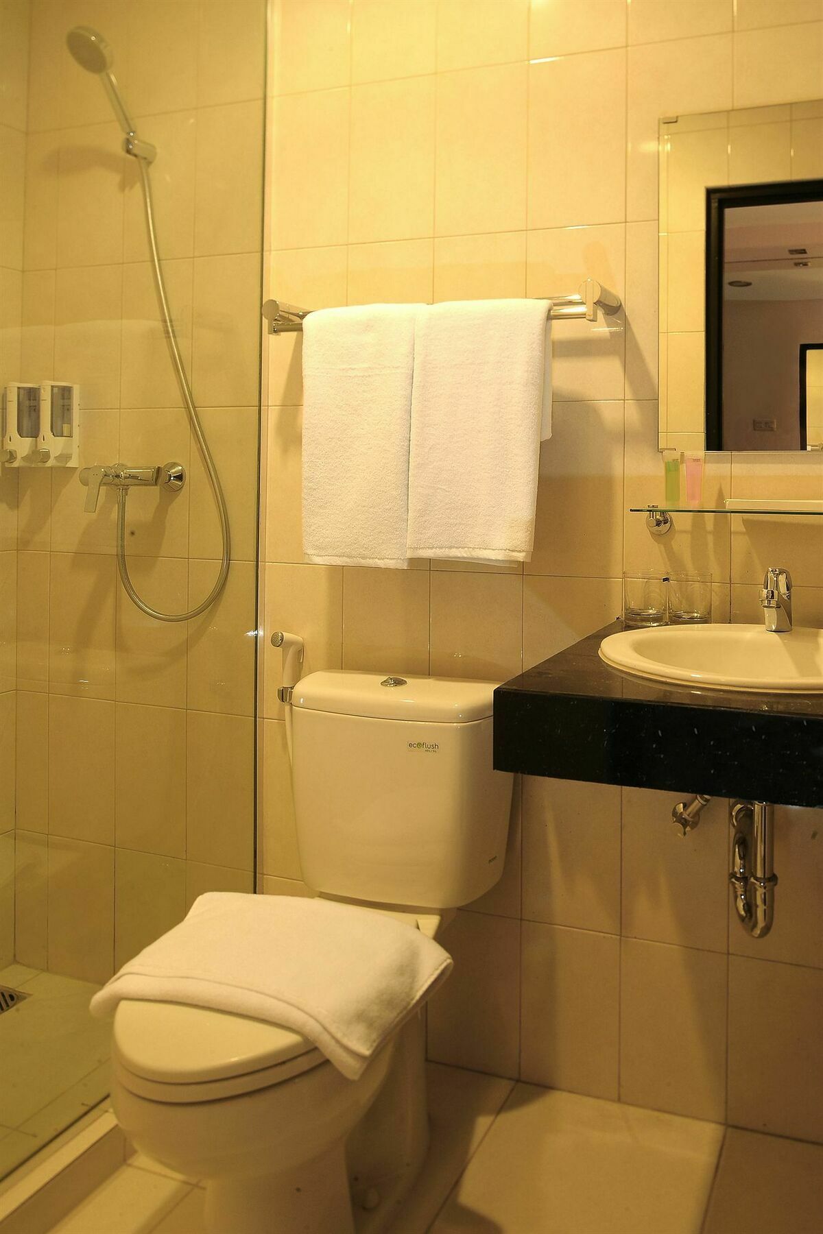 Cordela Hotel Medan Zewnętrze zdjęcie